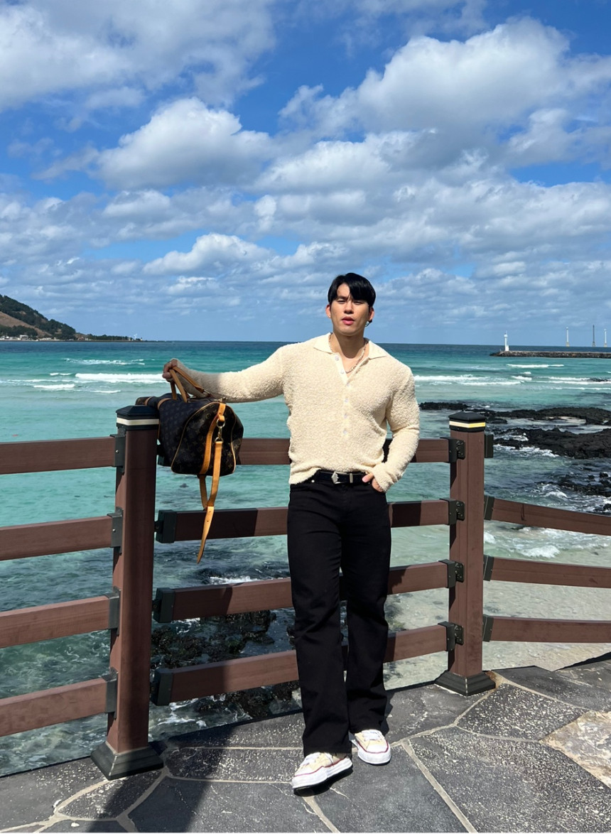 D16F5421-2993-45D0-9769-0AF389098D3B