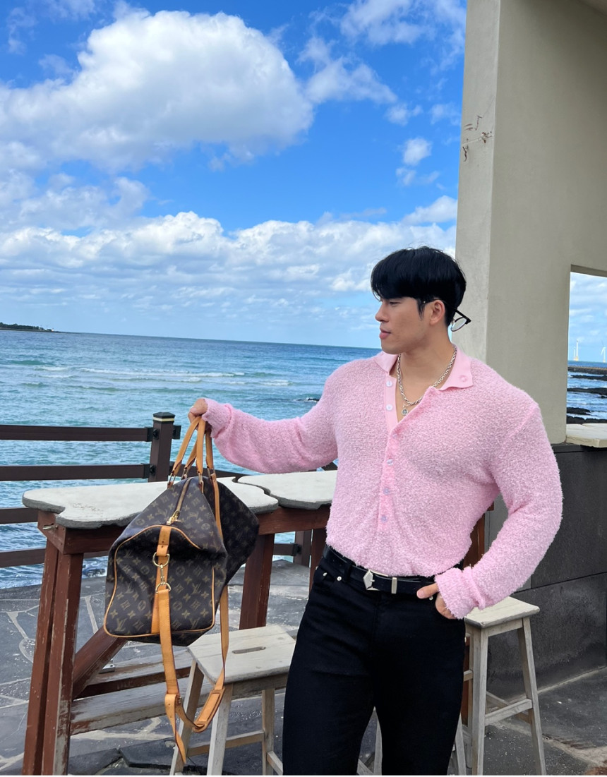 0238F2E9-4323-48CF-B610-A3243C8755A4