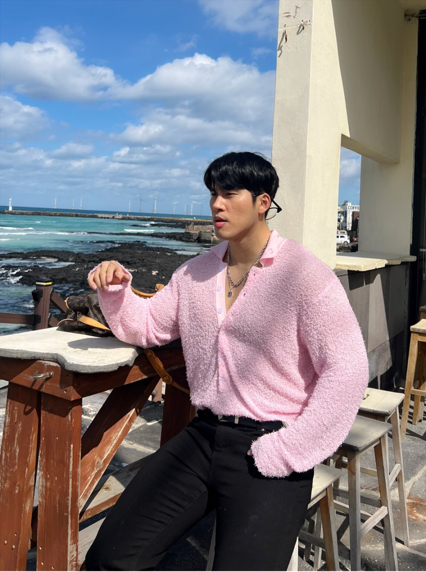 71DD2A4B-9335-43E9-BAE3-B3A480E65FD8