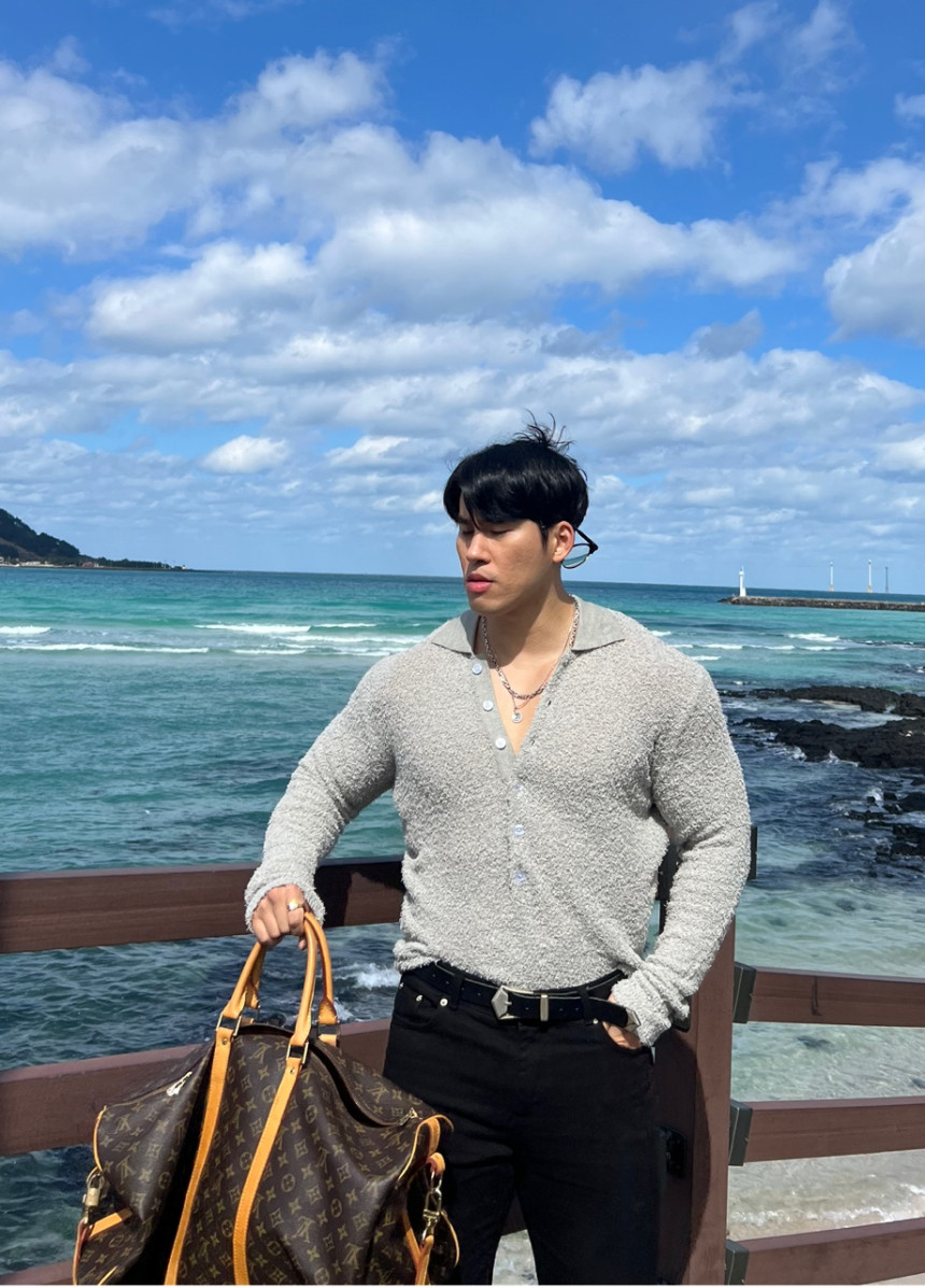 6C0F8036-6B4B-4082-97D3-BE5E8A31FC85