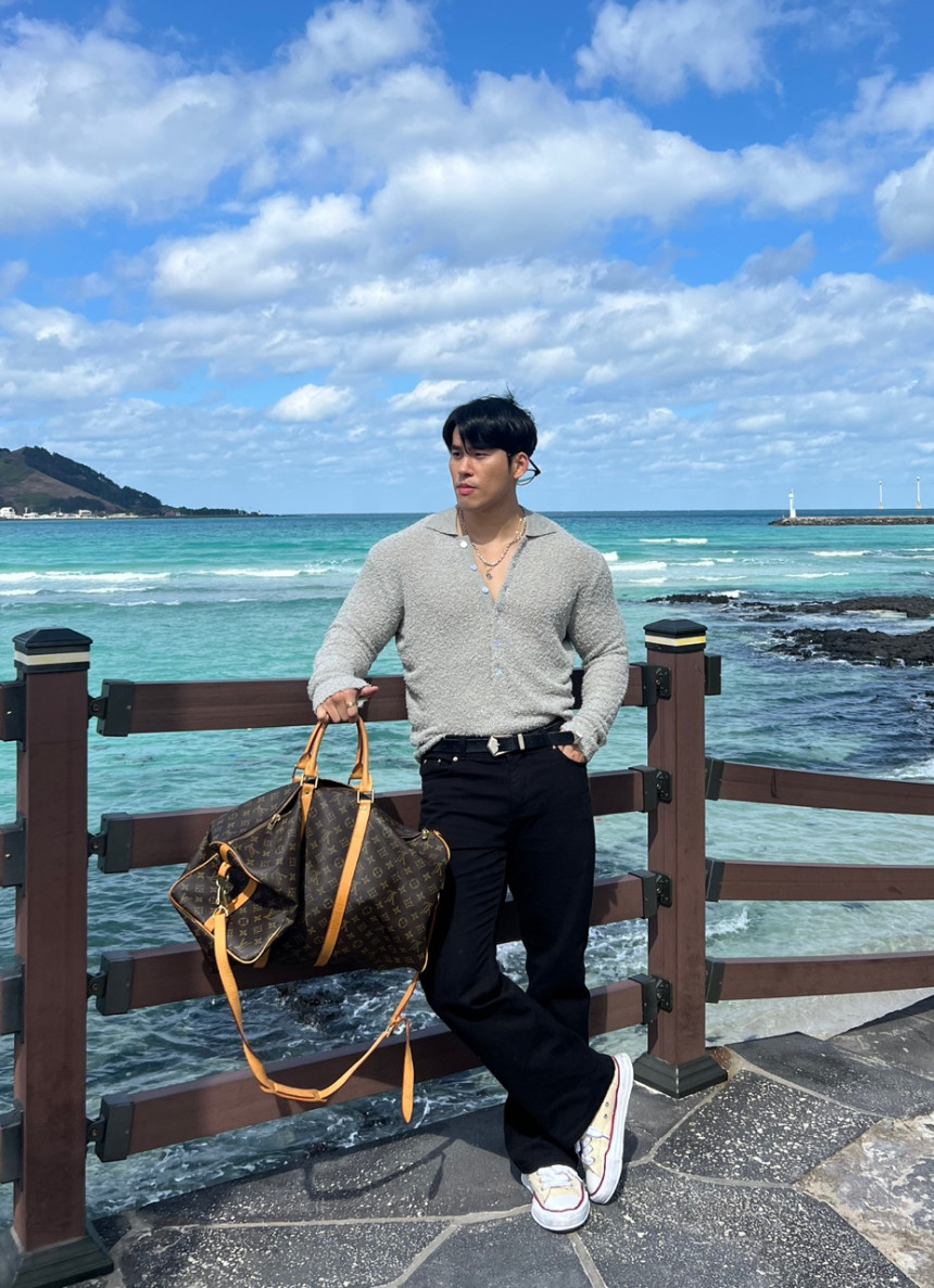 D40E3FA4-6326-4782-889E-A2DEA1338640