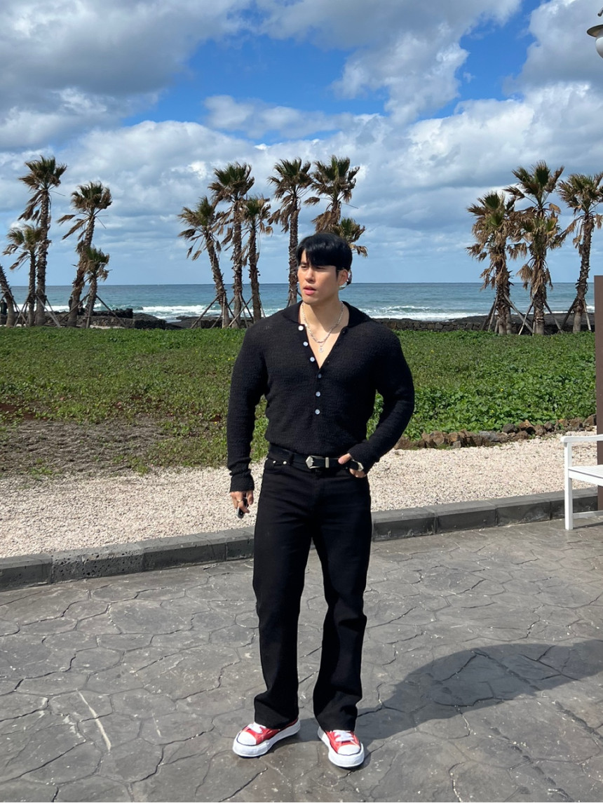 0E25600C-7815-42B7-8F4B-C489D69D6EC7