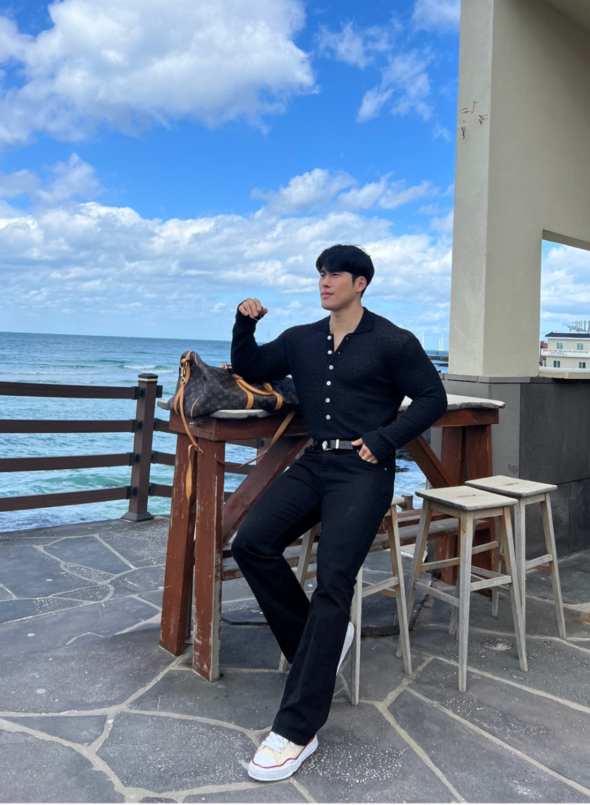 41B767AA-677E-41FB-A782-A534A7E7D899