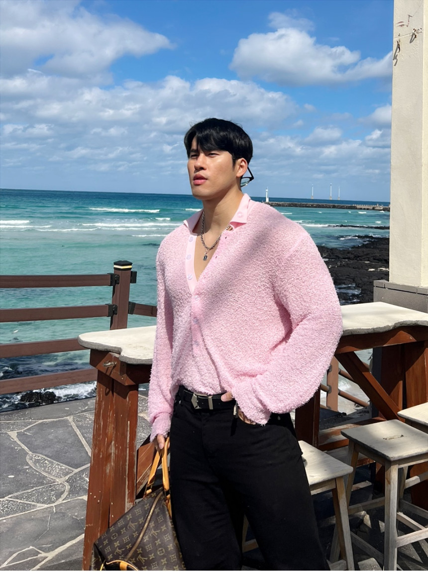 9DD61D85-8167-43AD-8451-CEA9F3BAF599