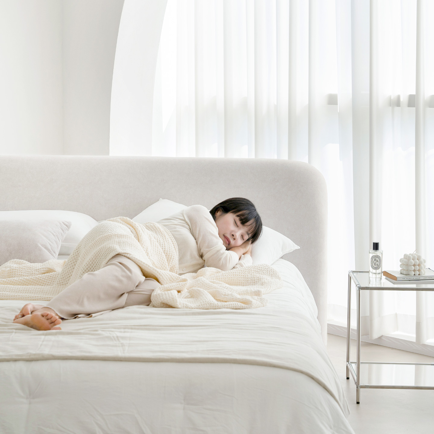 데일리리빙 드레스덴 조야 패브릭 평상형 호텔식 침대 프레임 일반헤드형 SS