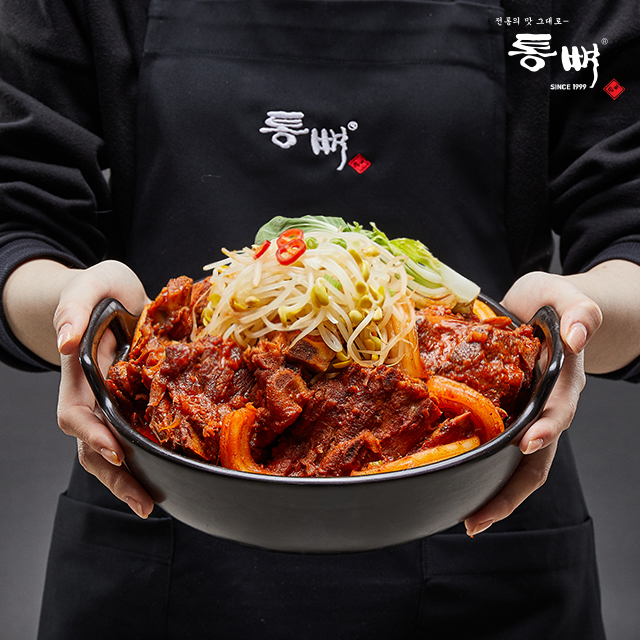 [통뼈몰] 부산 25년 전통 감자탕 맛집 통뼈 분모자뼈찜 간장뼈찜, 1kg, 2개 - 상세 이미지 4