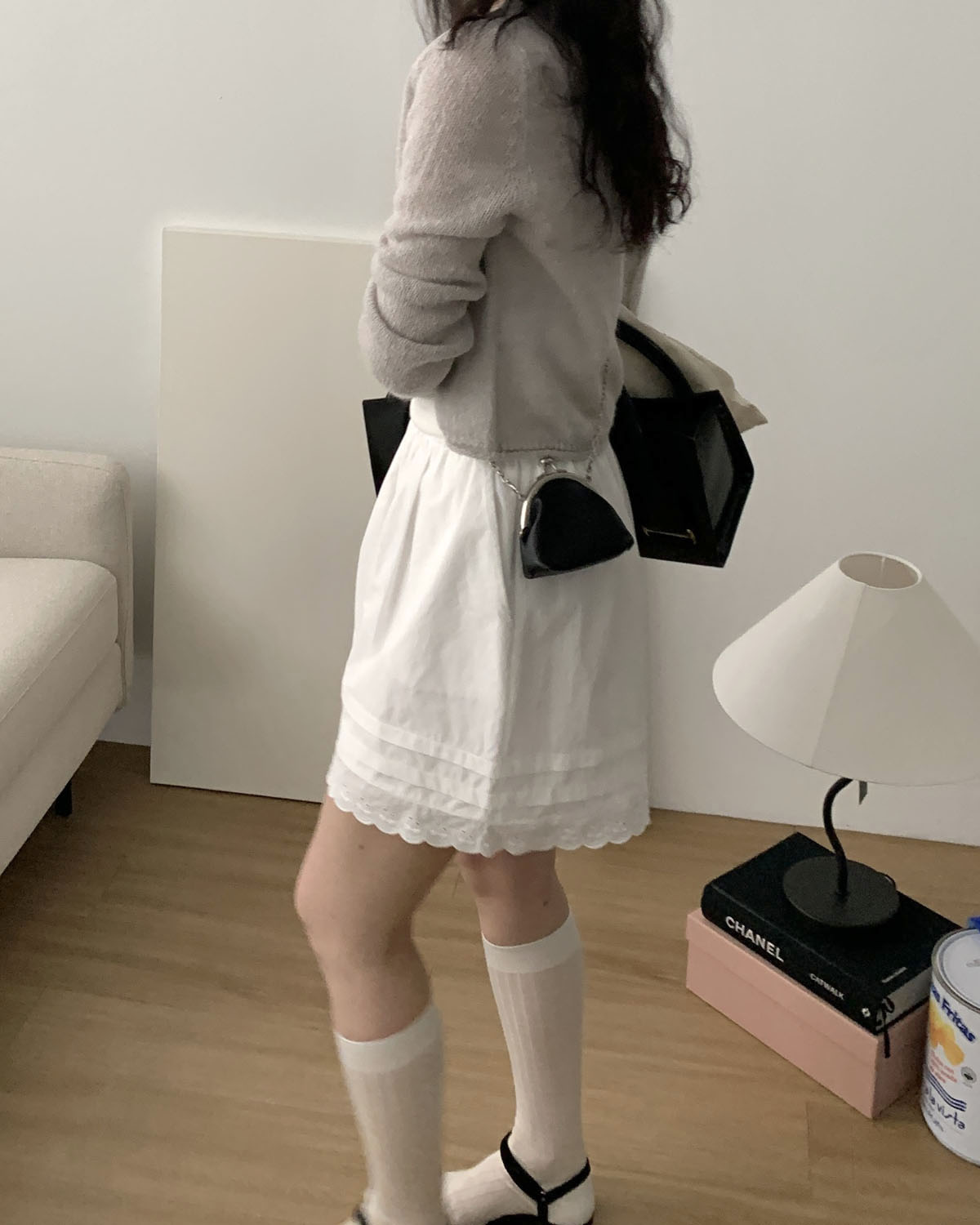 [당일발송] 아웃핏 빈티지 팬츠 밴딩 레이스 펀칭 반바지 아일렛 A라인 쇼츠 (화이트) - 상세 이미지 5