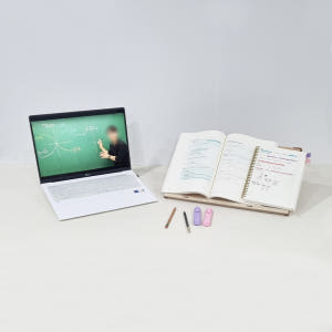 위즈독서대 와이든 필기겸용 책거치대 47M1 항균 각도조절 북스탠드 실사용 후기 | 효과 있을까? - 상품 이미지 2