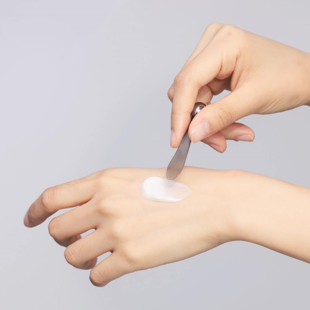 웅진헬스원 스킨리프팅 기미 주름 건조함 로에셀 스킨 리부팅 인텐시브 리페어 크림 50ml 이미지 6