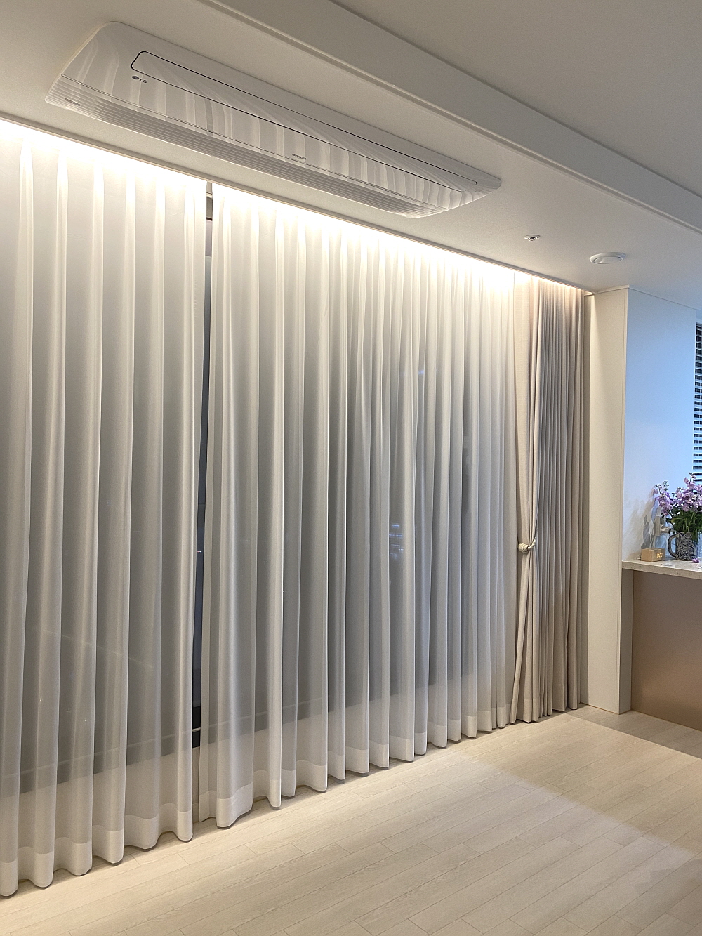 [ 익일배송 ] 코지앳홈 차르르화이트쉬폰 거실속커튼2장세트 사이즈별5종