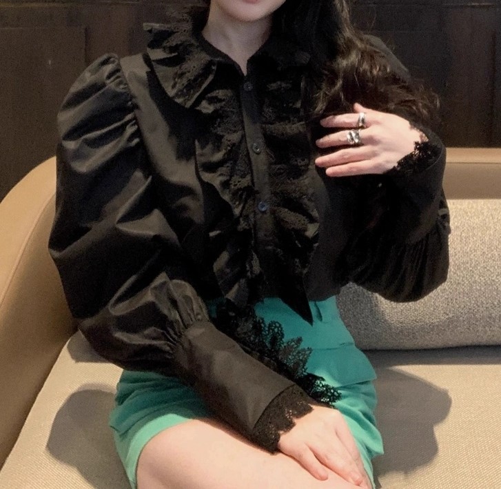 여자여자몰 베르사유장미 엘레강스 레이스 주름셔링 코튼블라우스 펀칭 봄블라우스 - 상세 이미지 4