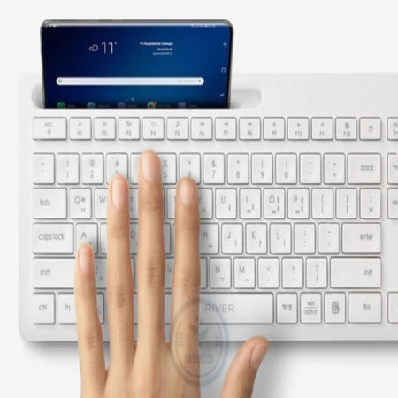 푸근한잡화점 안심항균 휴대폰거치형 블루투스키보드 화이트 예쁜키보드