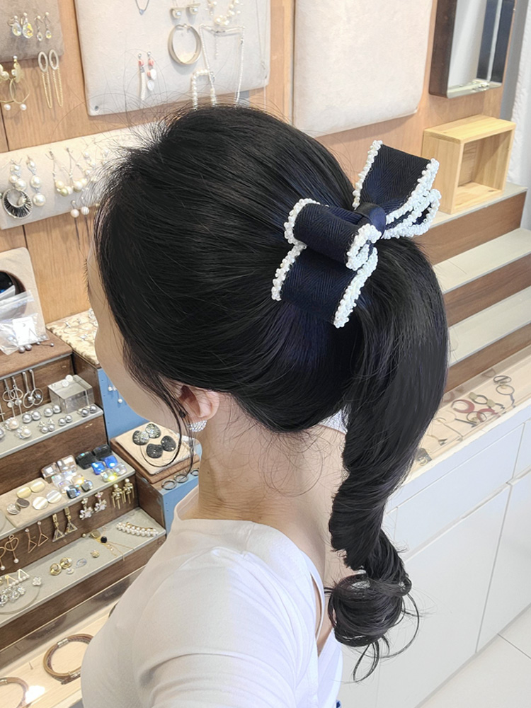 루루핀 머리핀 테두리 송알송알 진주 촘촘 우아한 블랙 심플 리본 헤어핀 - 메인 이미지