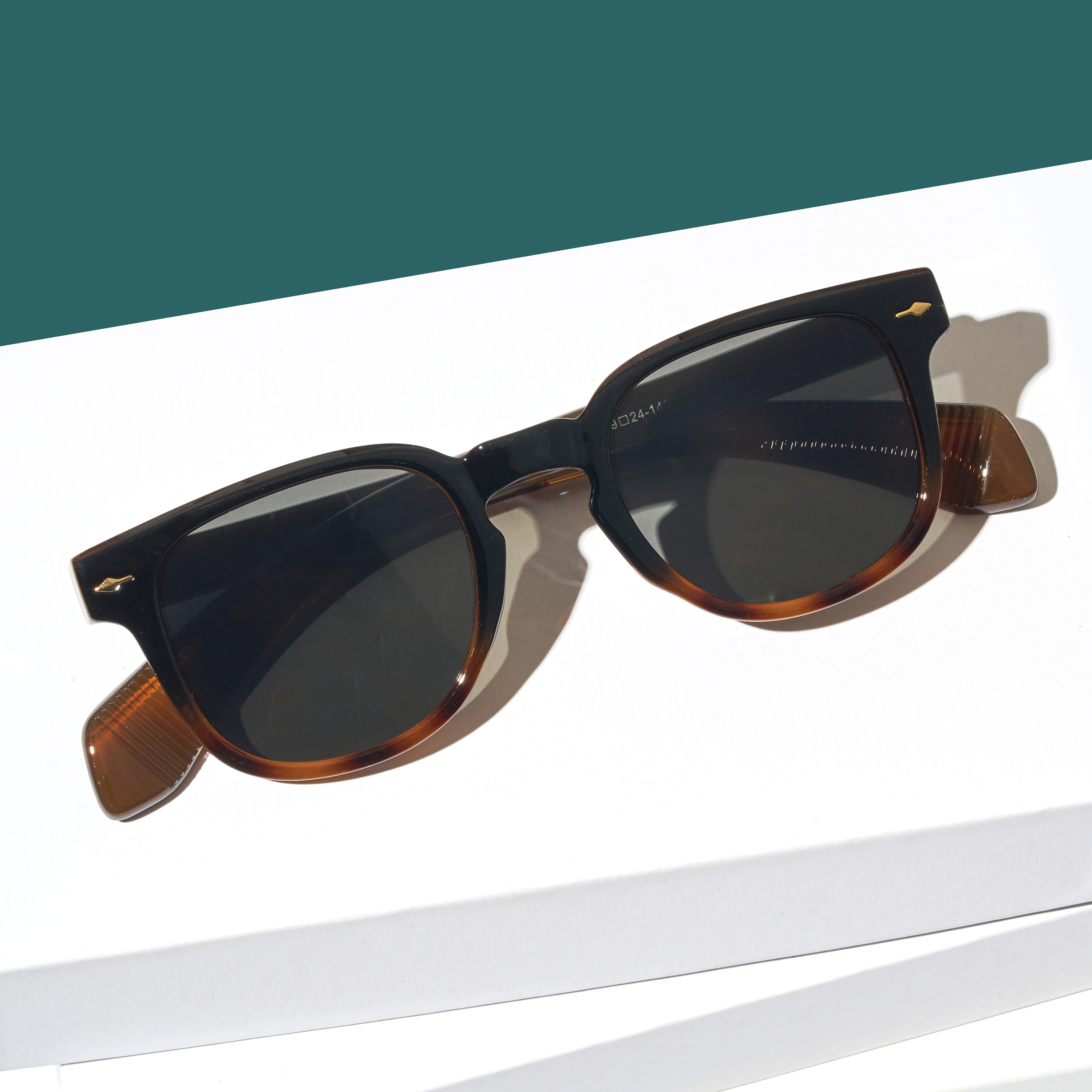 명품 UV 자외선 차단 블랙 사각 호피 뿔테 자외선차단 선글라스