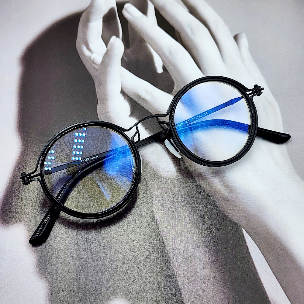 긱시크 가벼운 티타늄안경테 명품 남자 여자 패션 솔텍스 뿔테 돋보기 블루라이트차단 안경