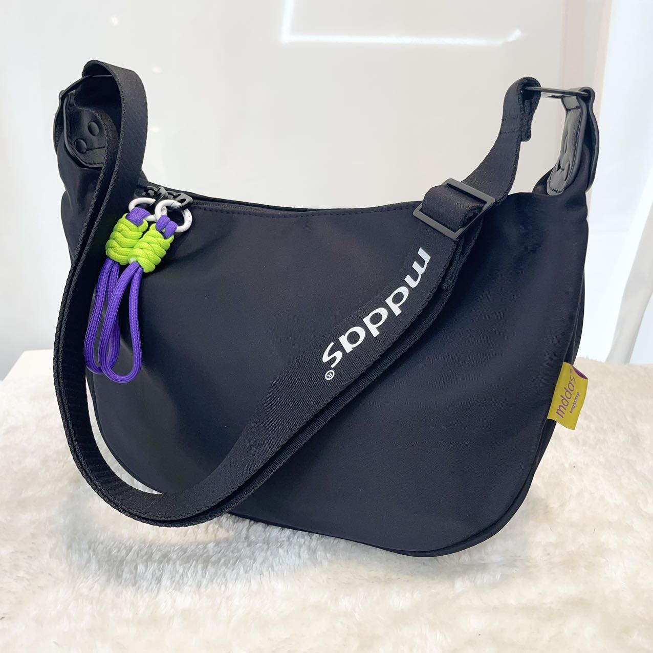 반달 여행용 크로스백 보부상 가벼운 유럽여행가방 핸드폰 도난방지 크로와상백 나일론