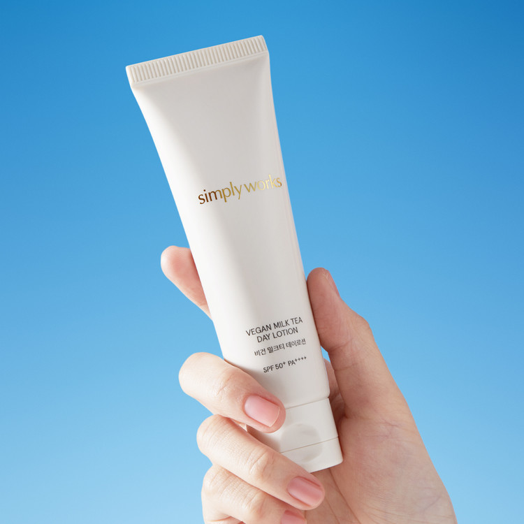 비건 밀크티 데이로션 선크림 SPF50 50ml - 상품 이미지