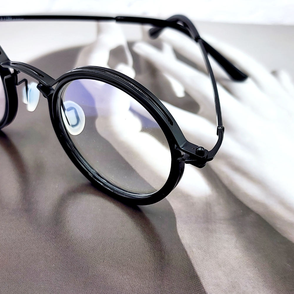긱시크 가벼운 티타늄안경테 명품 남자 여자 패션 솔텍스 뿔테 돋보기 블루라이트차단 안경