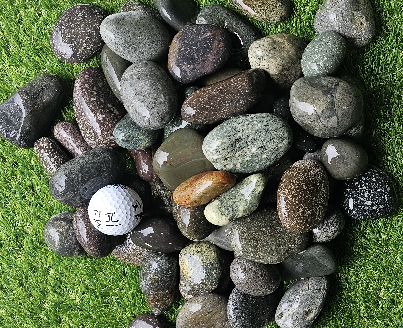멀티칼라자갈30-50mm 1포(15kg)/ 몽돌/자연바다돌멩이 - 상세 이미지 3