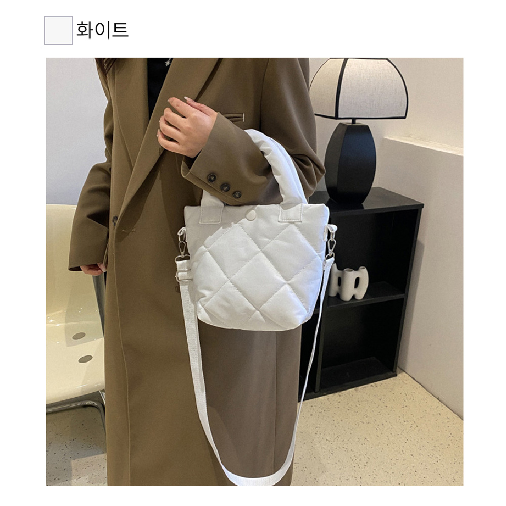 마름모 다이아 패턴 누빔 토트 크로스백 손잡이달린 가방 가벼운 천 미디엄 미니 핸드백 - 상세 이미지 3