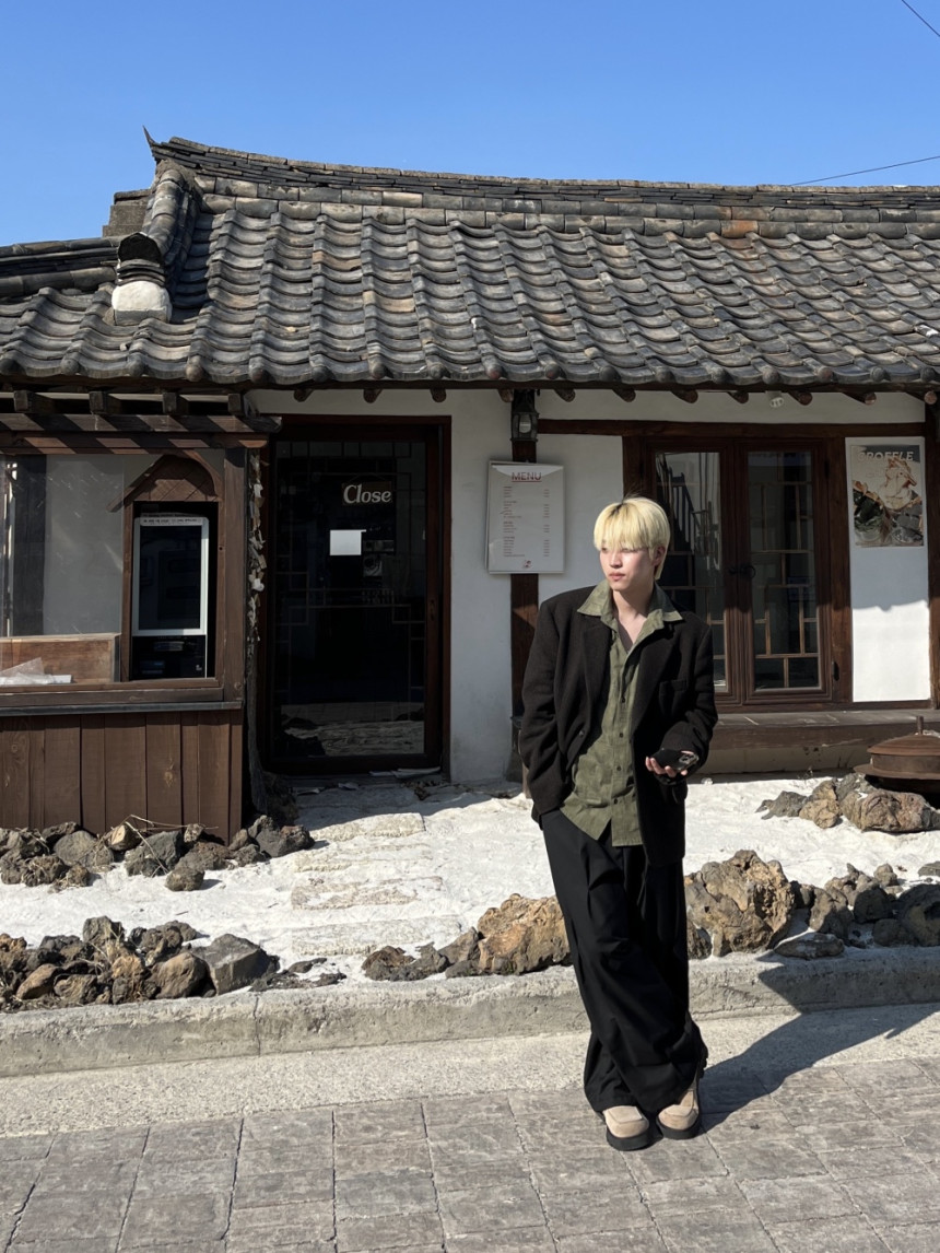 FDA575DB-3ABD-4402-AECE-9318D022FB51