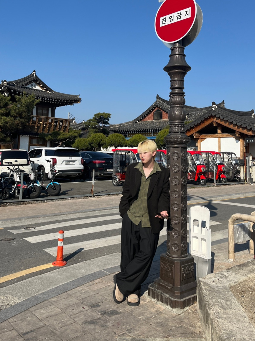 7A899372-D0FA-428F-8552-21FC19D946ED