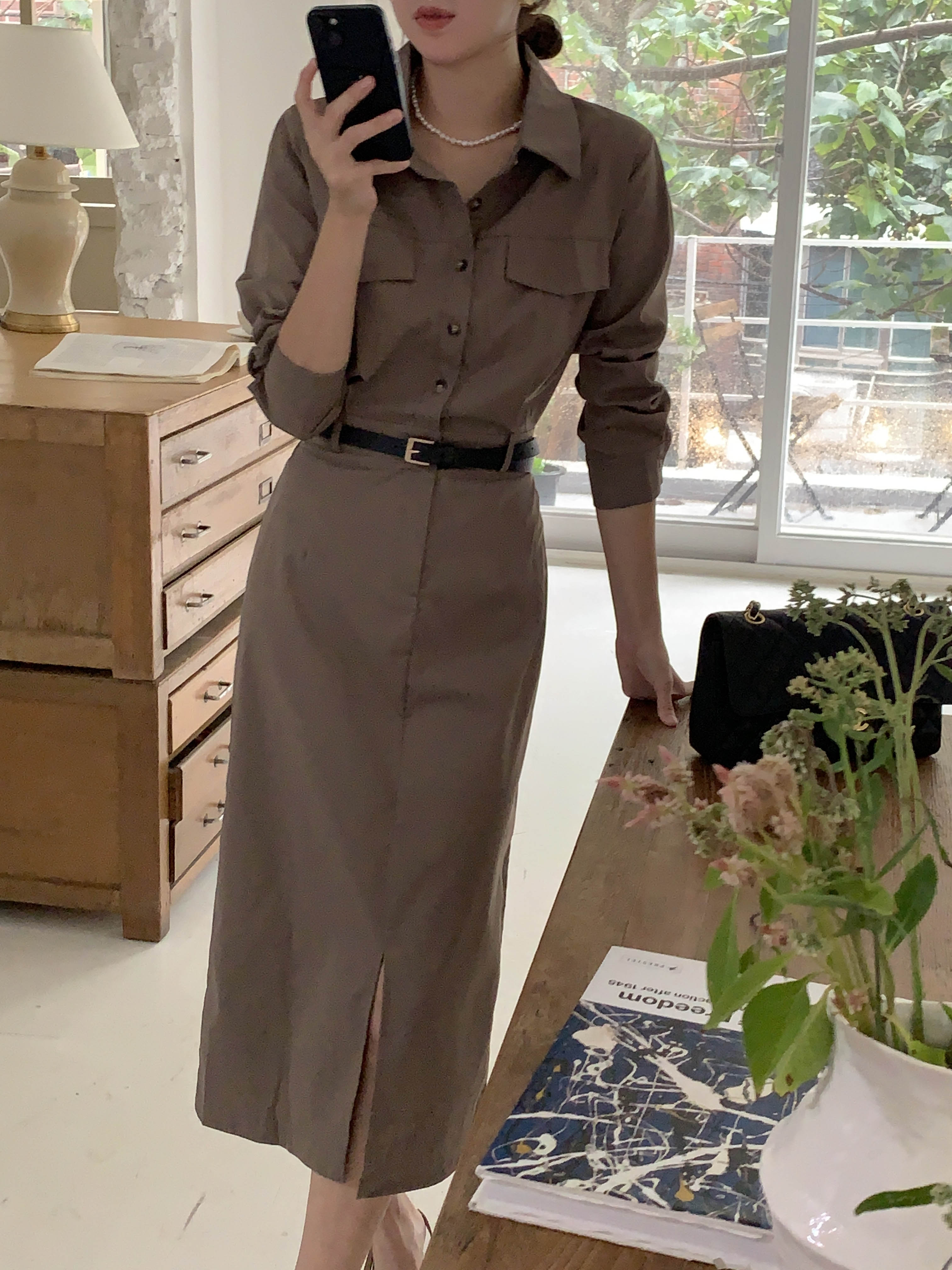 로비아 카라넥 셔츠 단추 버튼 포켓 허리 버클 벨트 H라인 일자 앞트임 롱 원피스