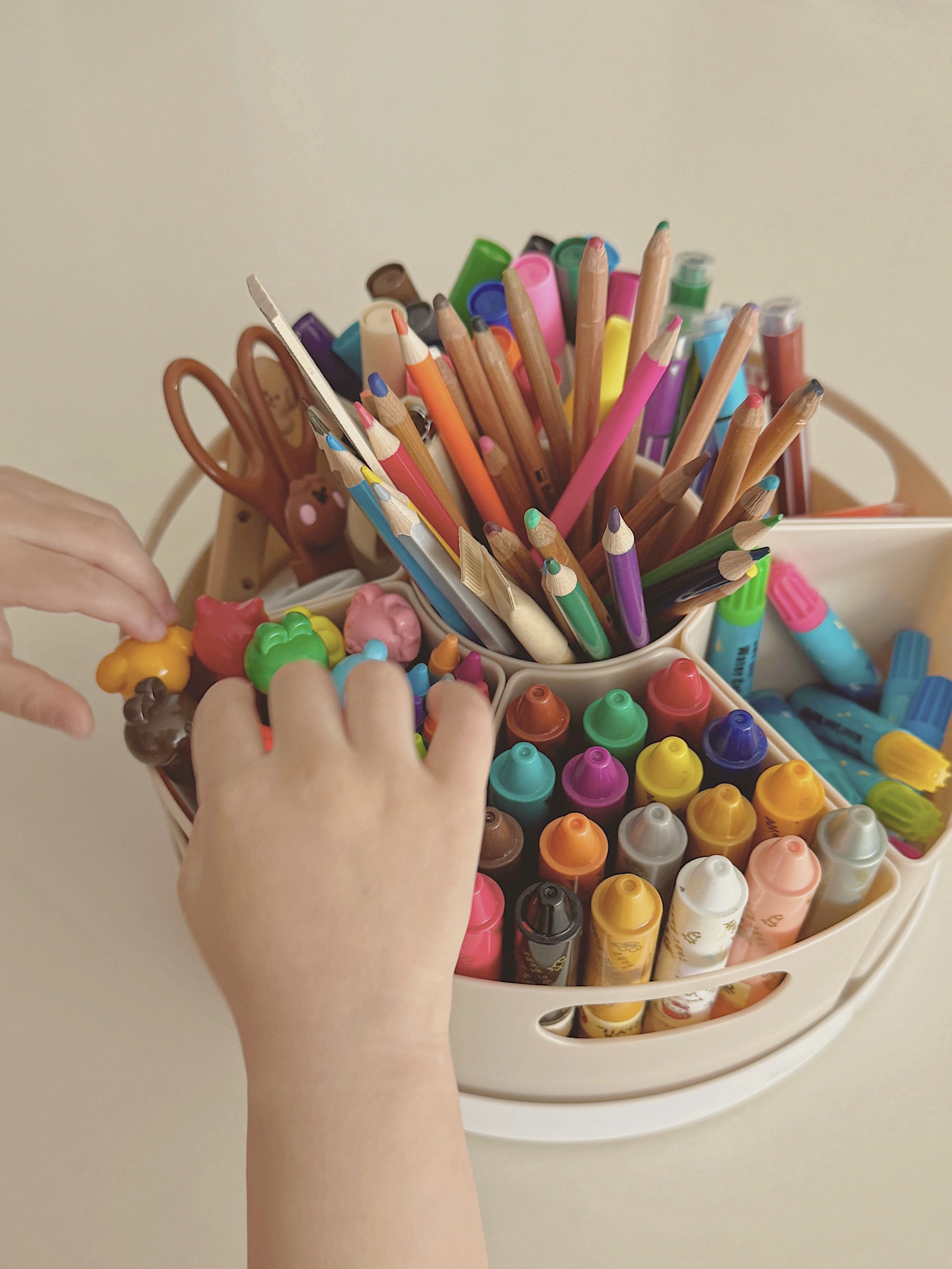 까사드로잉 회전 연필꽂이 정리 홀더 오거나이저