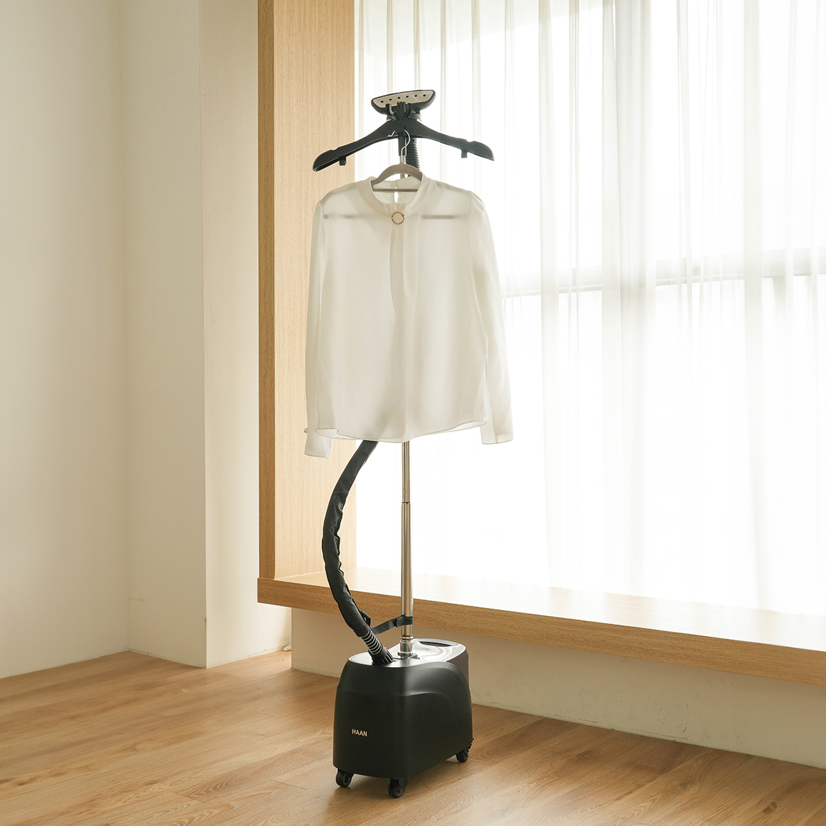 한경희 스탠드 스팀다리미 PRO HSI-T210BK 백화점 옷가게 매장용 업소용 가정용 제품 이미지