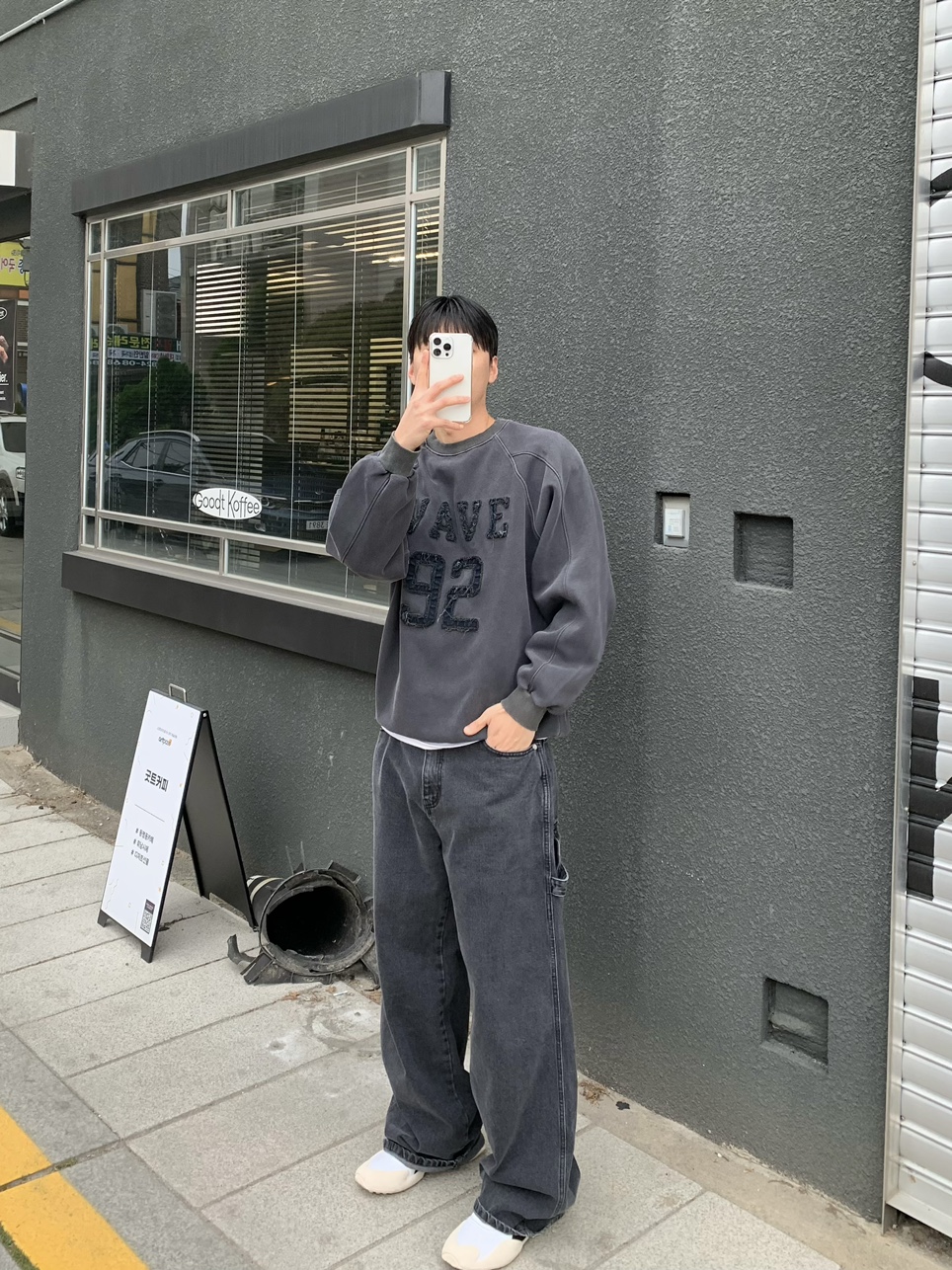 남녀공용 피그먼트 합포 데님 맨투맨 (2color) 상세 이미지 22