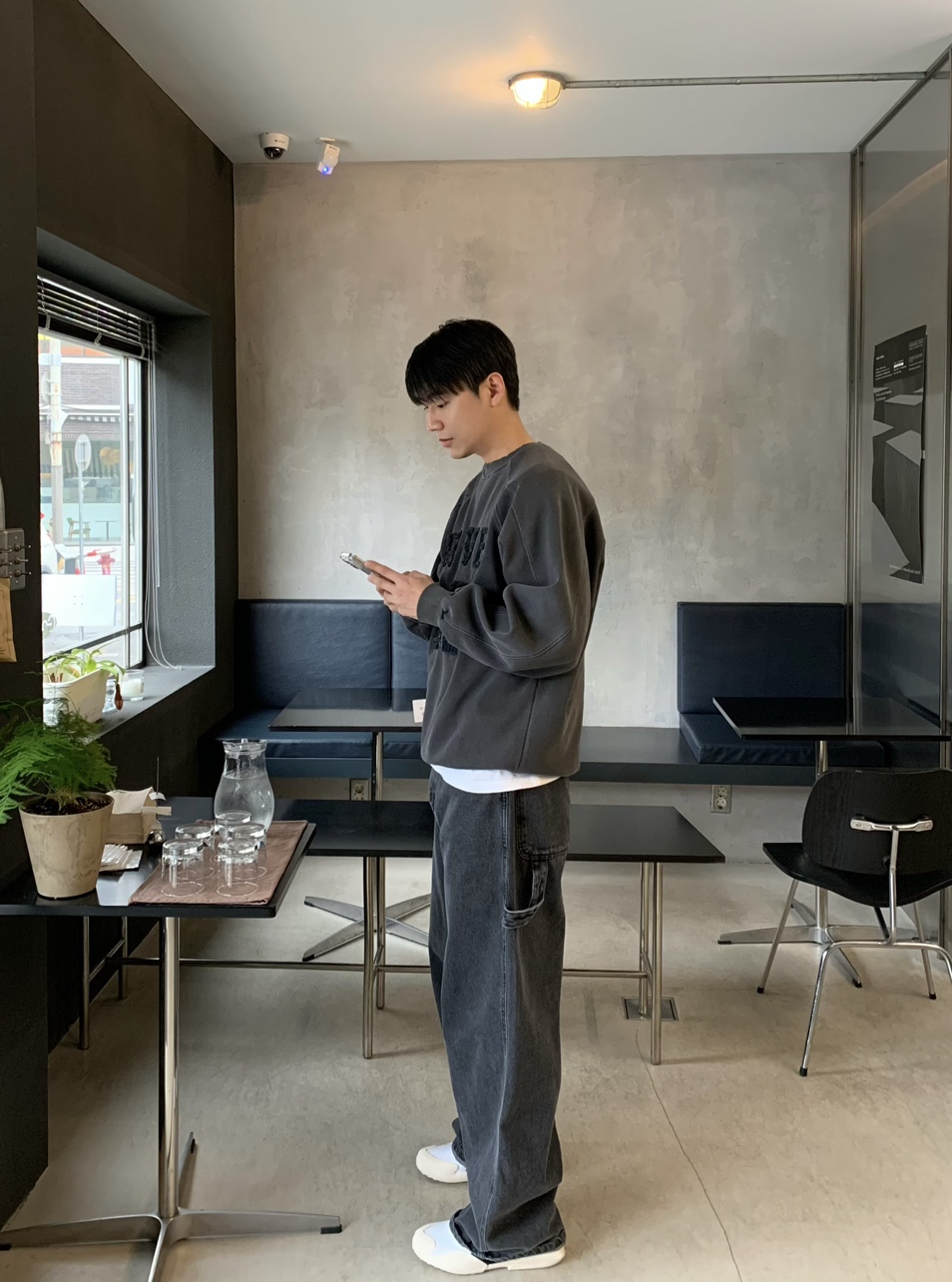남녀공용 피그먼트 합포 데님 맨투맨 (2color) 상세 이미지 21