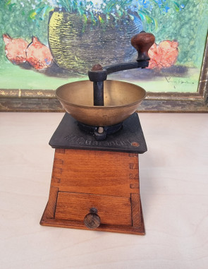 [중고] 앤틱 1900년대 피라미드형 원목  수동 커피 그라인더 (20cm)