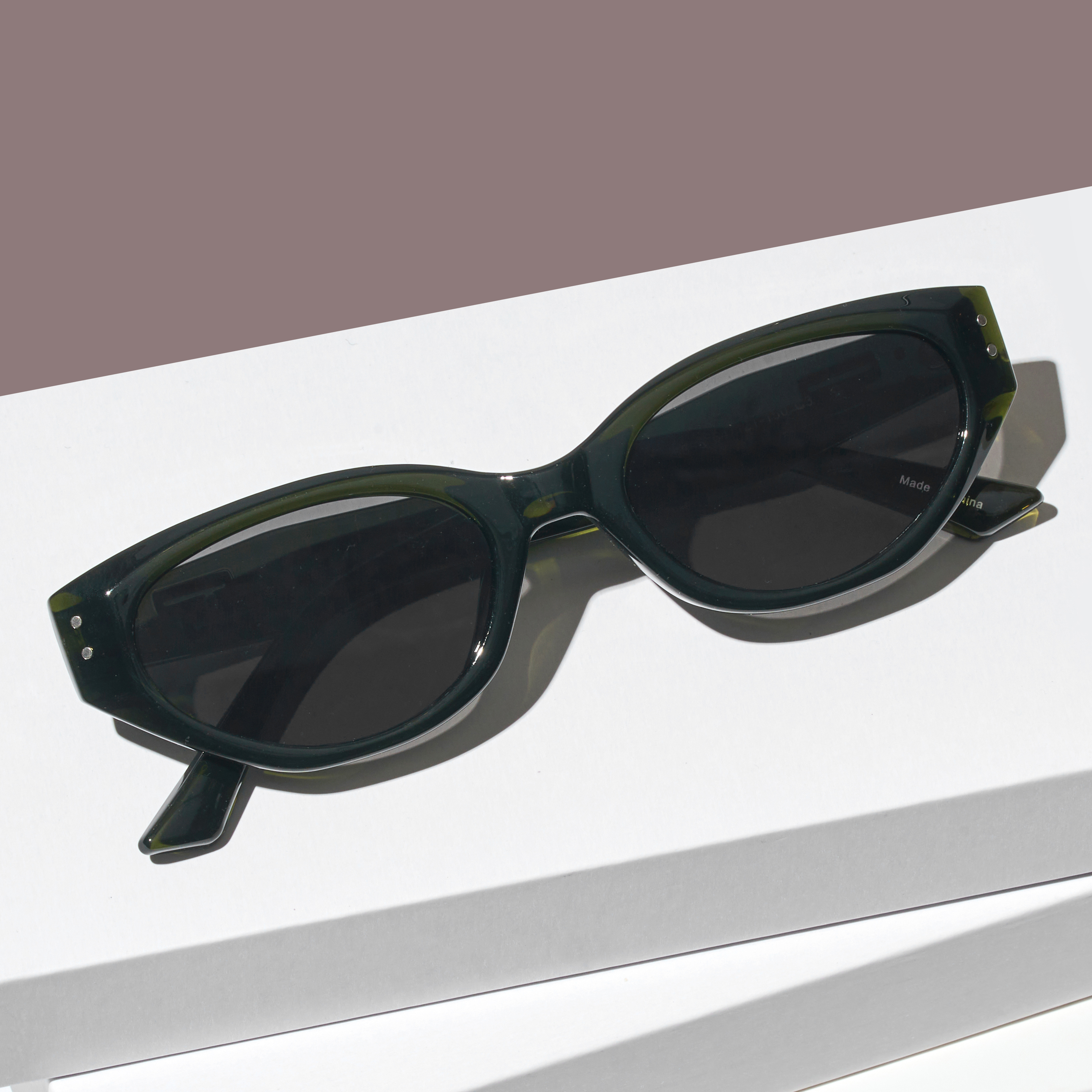 캣아이 명품 가벼운 자외선차단 블랙 레드 선글라스 운전 골프