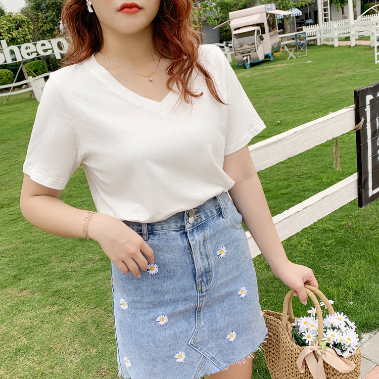 빅사이즈 브이넥 반팔 여자티셔츠 상의 데일리코디 - 상품 이미지