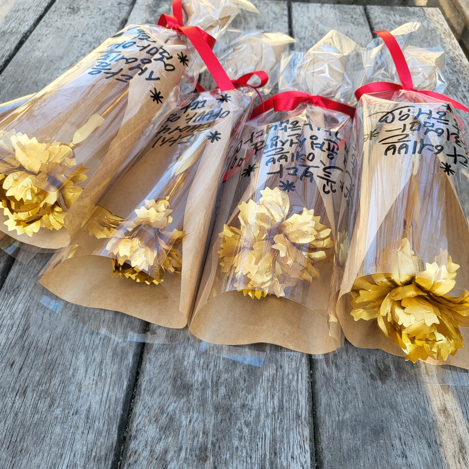 금꽃 금 골드 카네이션 어버이날 스승의날 기념일 한송이 레터링 카네이션 꽃 선물 꽃다발