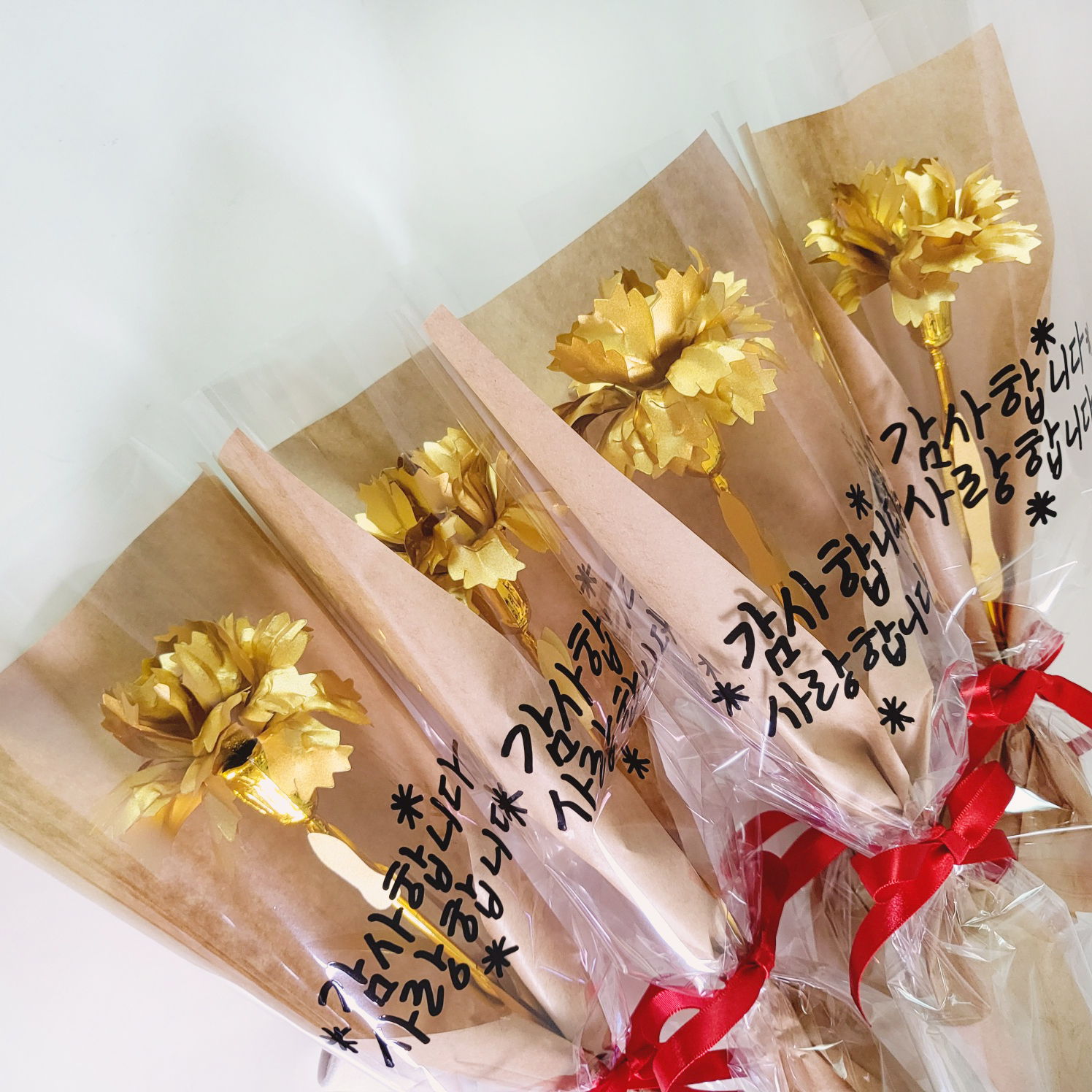 금꽃 금 골드 카네이션 어버이날 스승의날 기념일 한송이 레터링 카네이션 꽃 선물 꽃다발