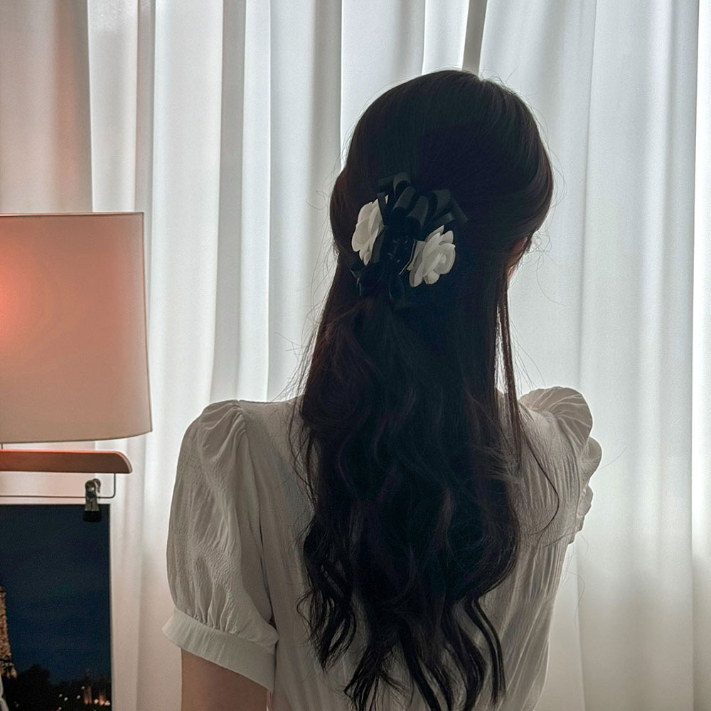 클레어스튜디오 코코 블랙 동백 까멜리아 꽃 명품 포인트 올림머리 리본 헤어 집게핀 : 클레어아가씨