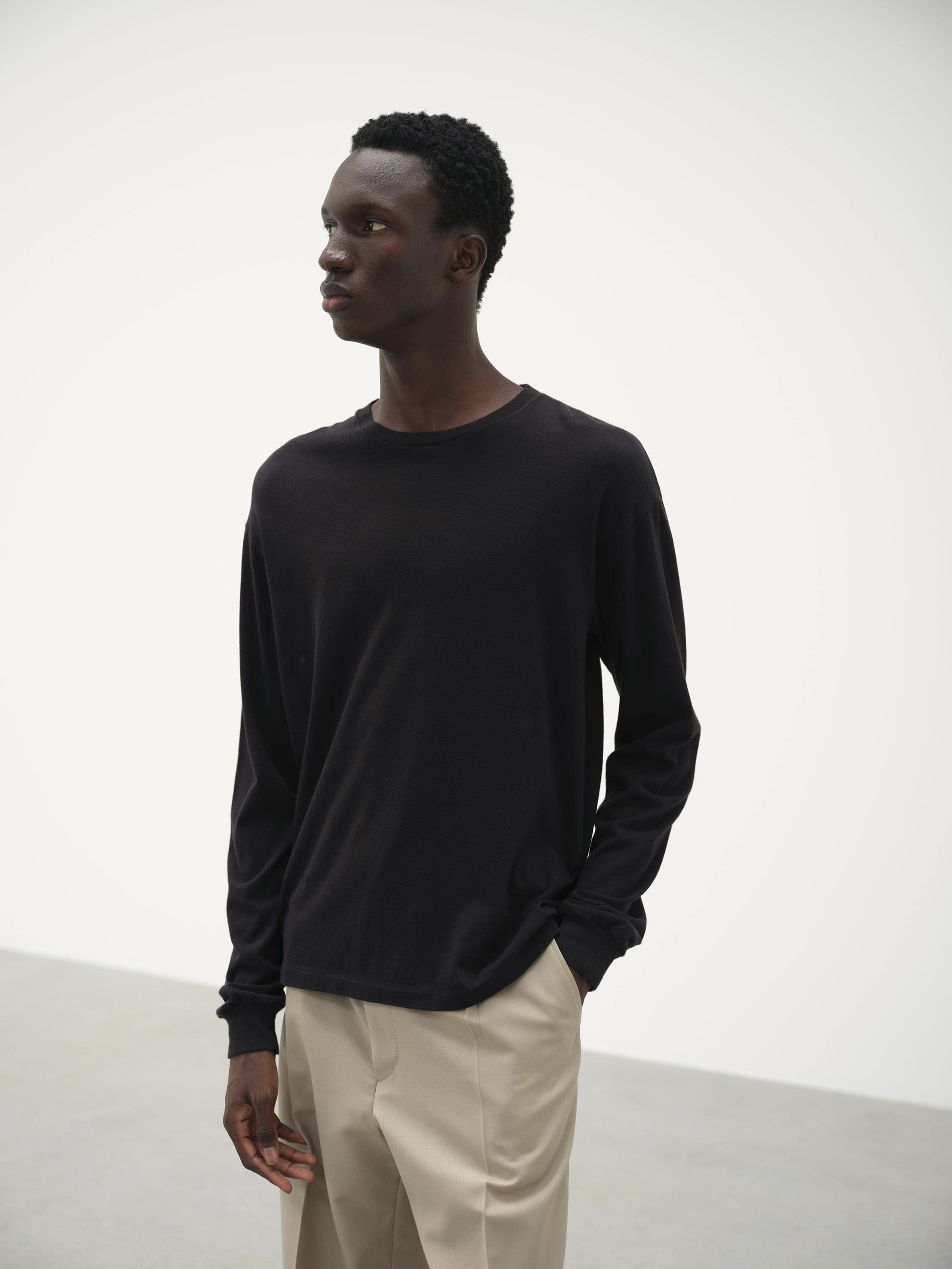 오라리 심리스 티셔츠 SEAMLESS L/S TEE 24SS AURALEE A00T02ST - 상품 이미지