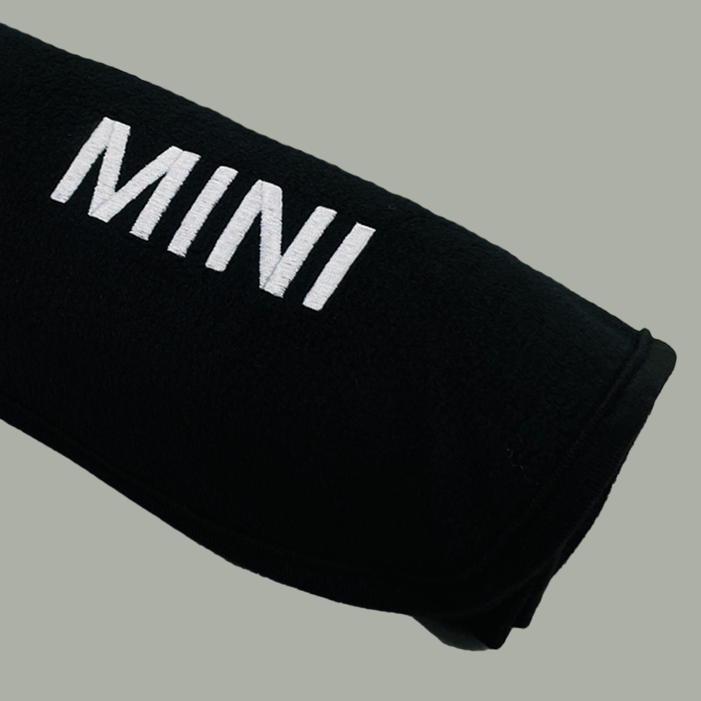 MINI 미니쿠퍼 순정 악세사리 무릎 극세사 로고 쿠션담요 - 상세 이미지 3