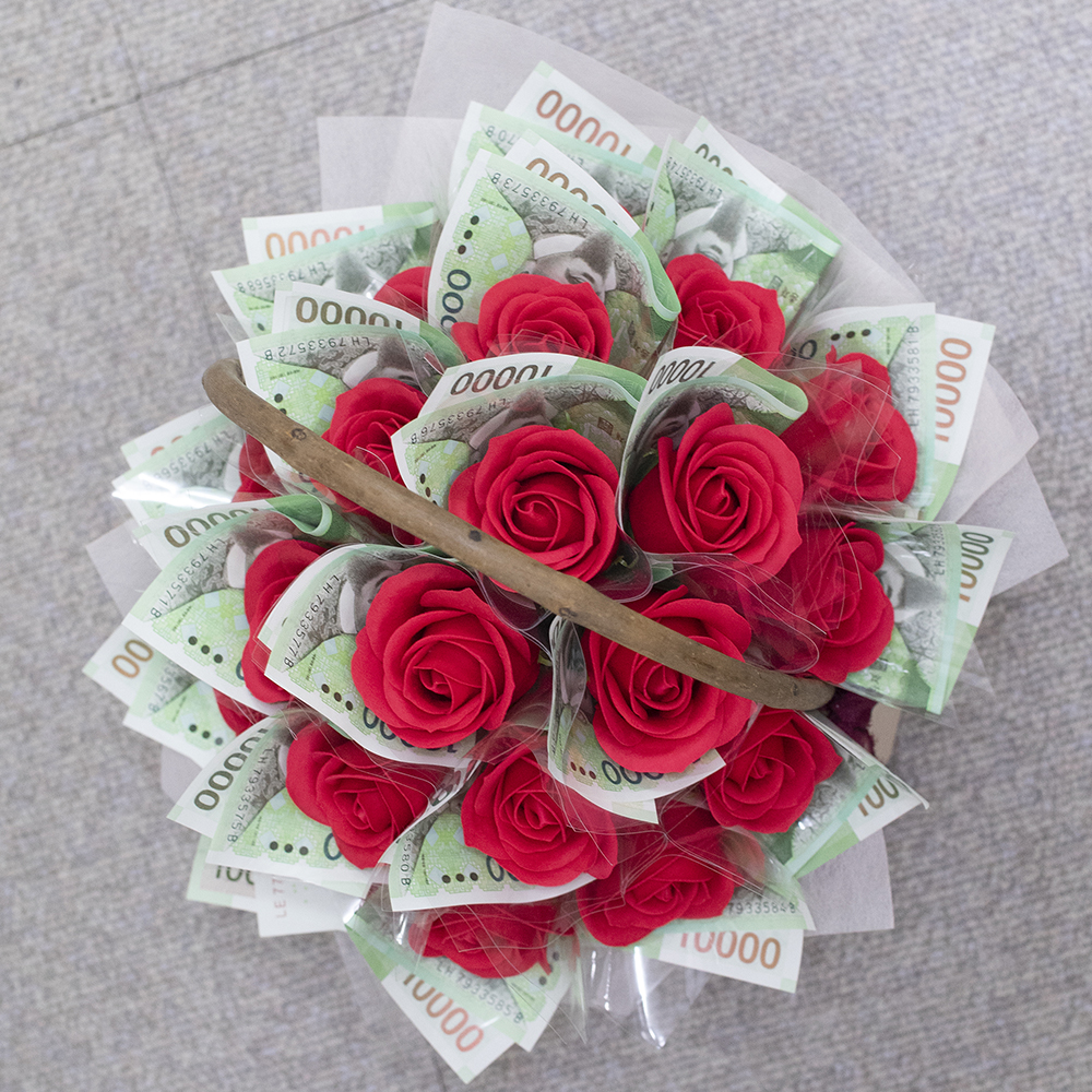 용돈 꽃바구니 장미 카네이션 비누꽃 현금 칠순생신 부모님 어버이날 선물