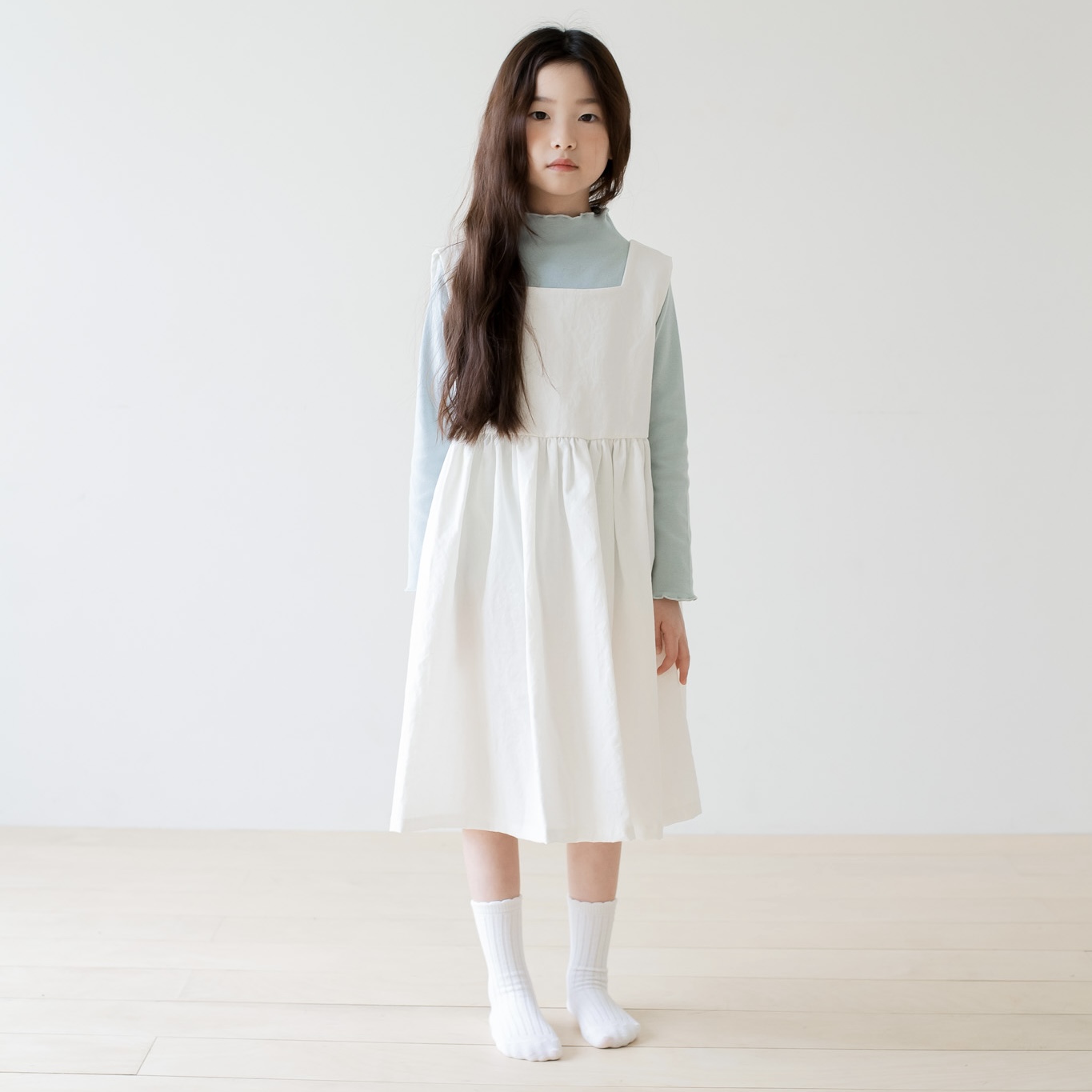 미니멀 오버롤 나시 원피스 오가닉 여아원피스 아동원피스 아이보리 블랙 베이직 기본 - 상세 이미지 4