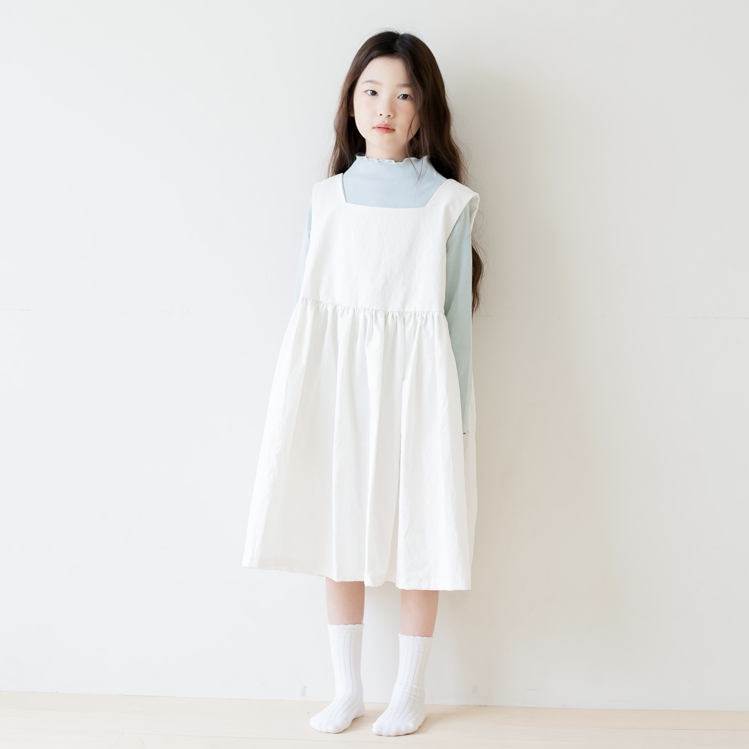 미니멀 오버롤 나시 원피스 오가닉 여아원피스 아동원피스 아이보리 블랙 베이직 기본 이미지 7