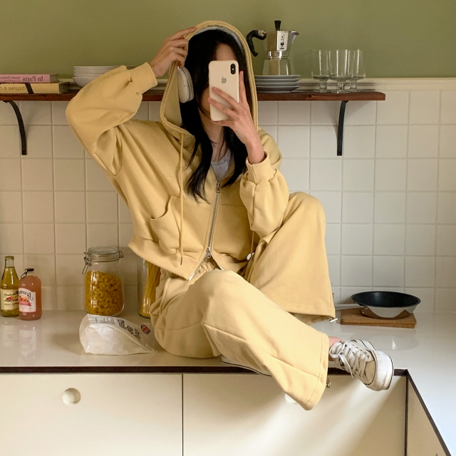 [MOMENT JOY/국내제작/단품구매가능] 이스페셜 로고 후드 집업 + 시그니쳐 로고 트레이닝 팬츠 SET 상세 이미지 10