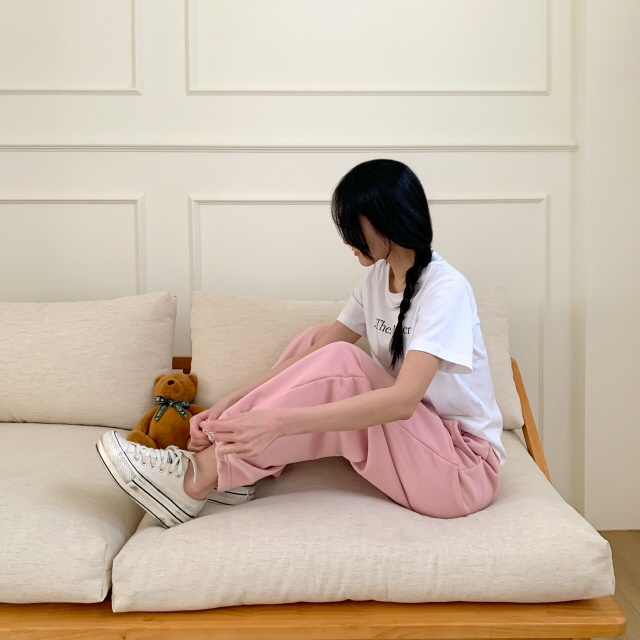 [MOMENT JOY/국내제작/단품구매가능] 이스페셜 로고 후드 집업 + 시그니쳐 로고 트레이닝 팬츠 SET 상세 이미지 28