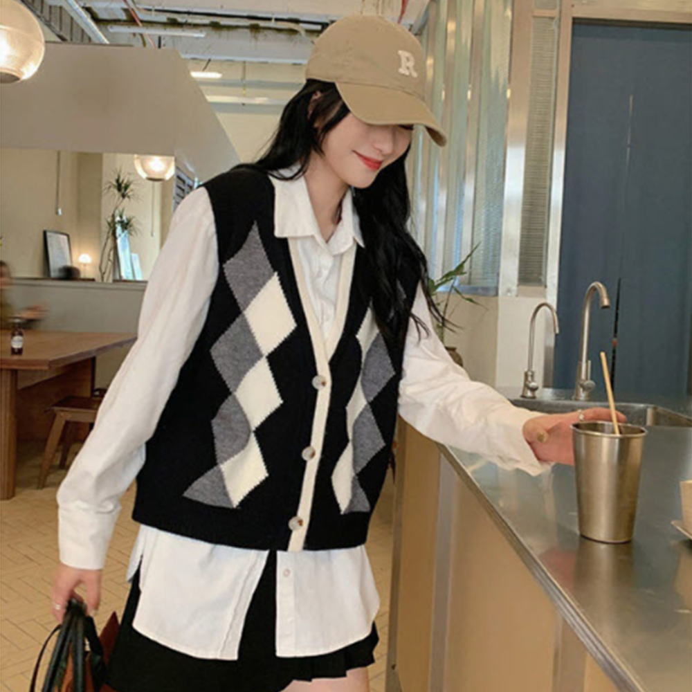 단추니트조끼 아가일 브이넥 V넥 레이어드 여성 베스트