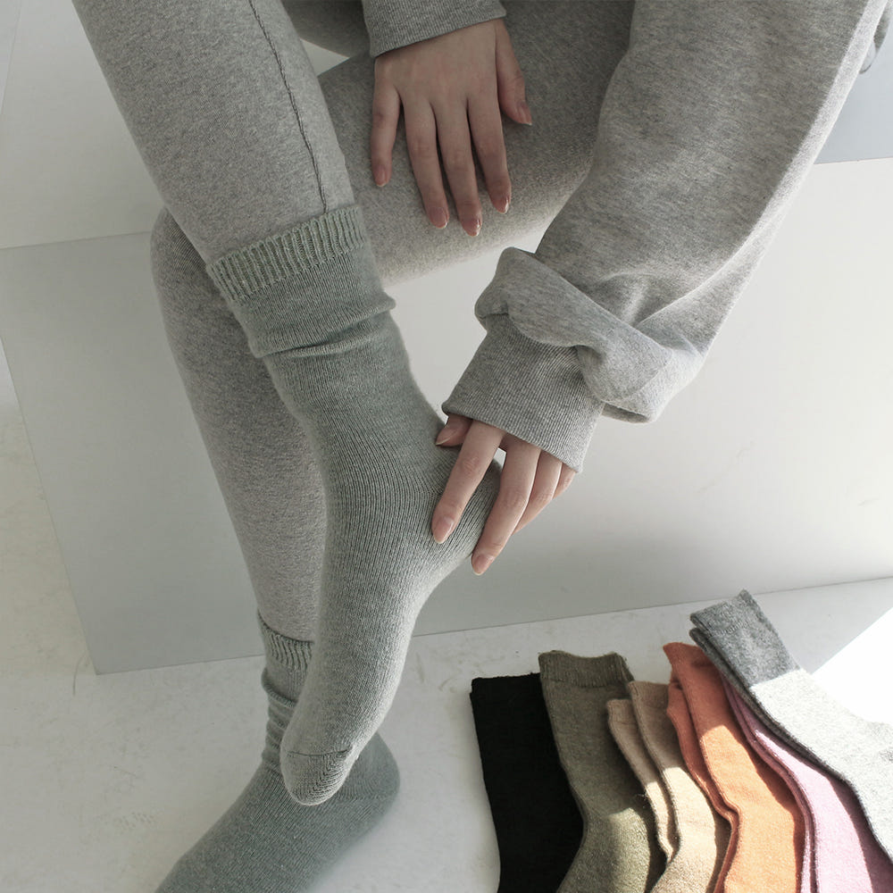 1. 도톰 피치 기모..