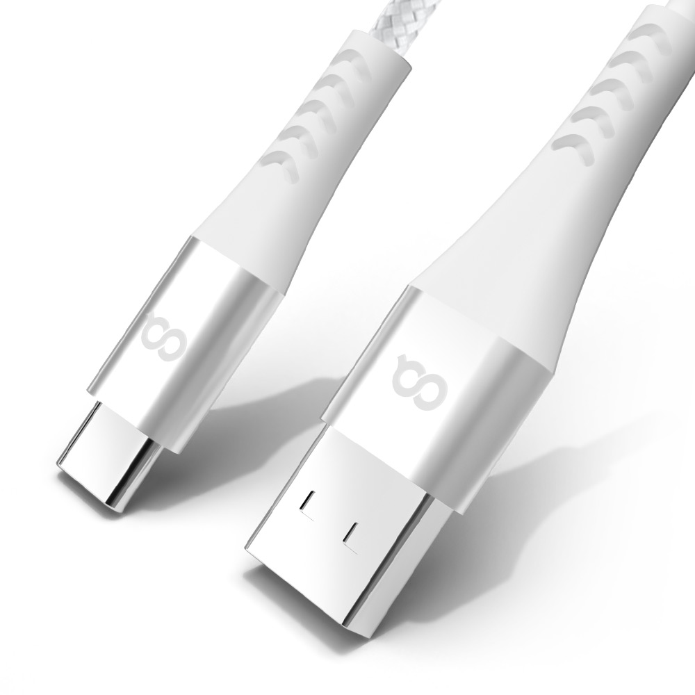 USB C 커넥터와 USB A 커넥터의 끝부분을 클로즈업하여 보여주는 사진