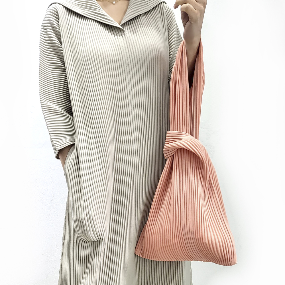 도톰한 엠보 플리츠 주름 간편 미니 비비드 핑크 바이올렛 그린 옐로우 에코백 9칼라 - 상세 이미지 4