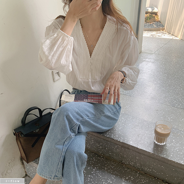 폴즈 브이넥 레이스자수 루즈핏 블라우스 1color 봄 여름 벌룬 밴딩 제이플로우 - 상세 이미지 5