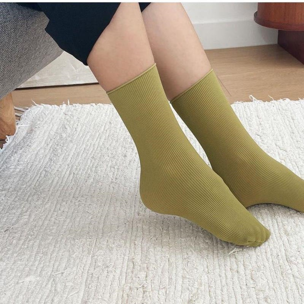 무봉제골지양말 다리얇아보이는 안흘러내리는 여름 여학생 치마 샌들 코디 이미지 7